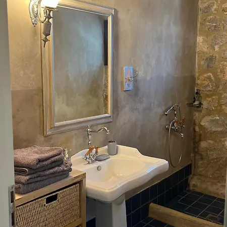 شقة Eternia Katakálion